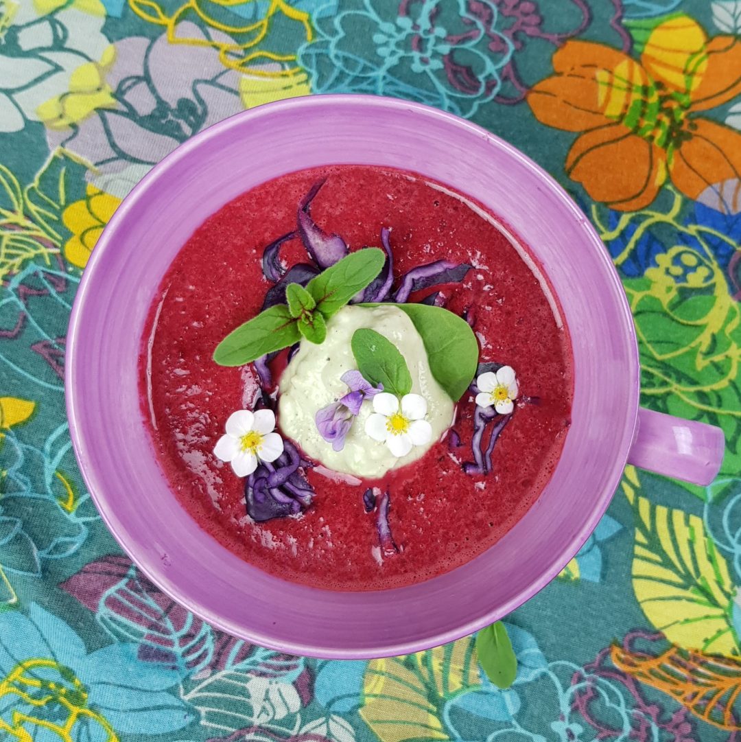 Rödbetssoppa med vacker rosa färg ❤️